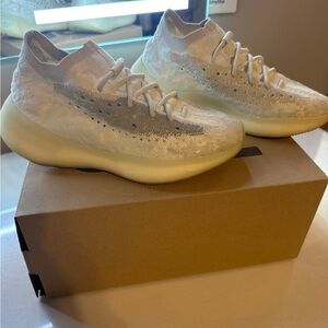 Yeezy Cream Sneakers with Knit Upper and Futuristic Design